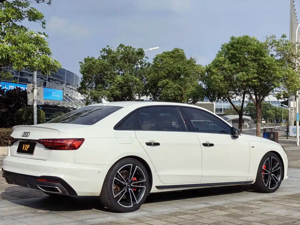 Audi A4L 2023