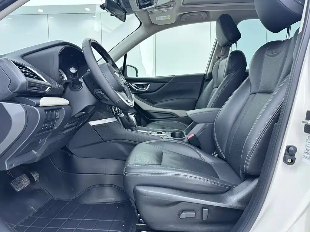 Subaru Forester 2022 — фото 23
