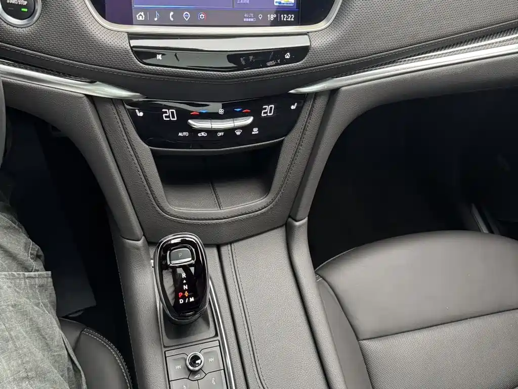 Cadillac XT5 2024 — фото 13