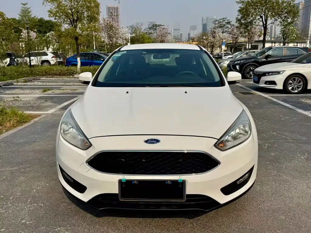 Ford Focus 2018 — фото 1