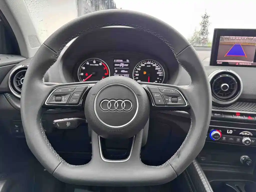 Audi Q2L 2023 — фото 15
