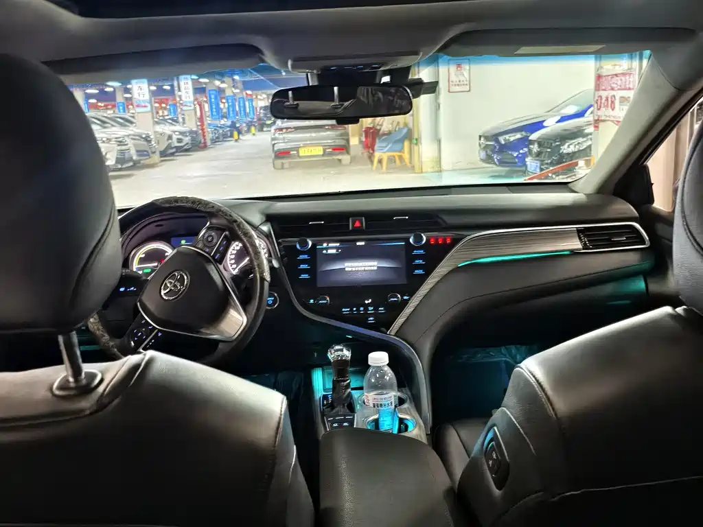 Toyota Camry 2020 — фото 10