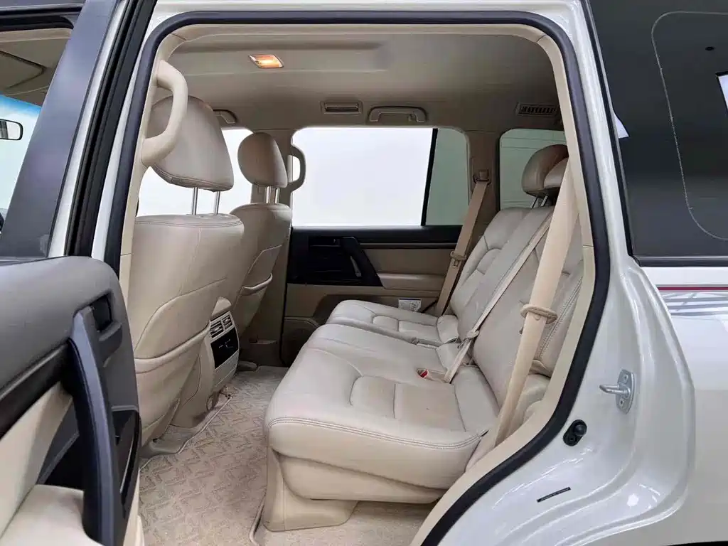 Toyota Land Cruiser 2020 — фото 7