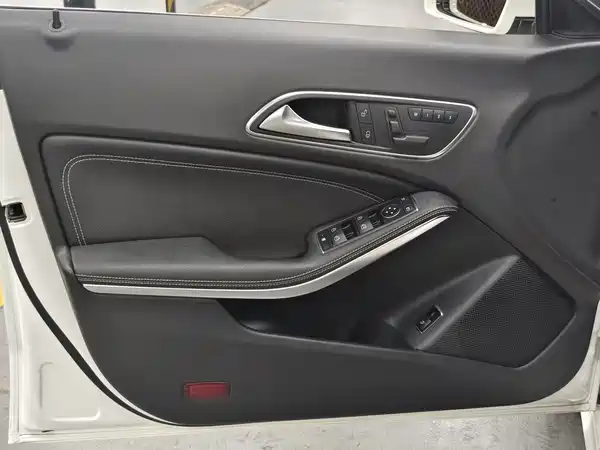 Mercedes-Benz CLA 2015
