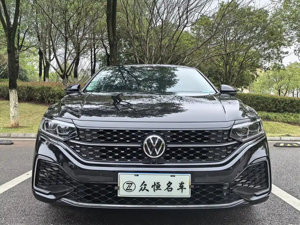 Volkswagen Passat 2023