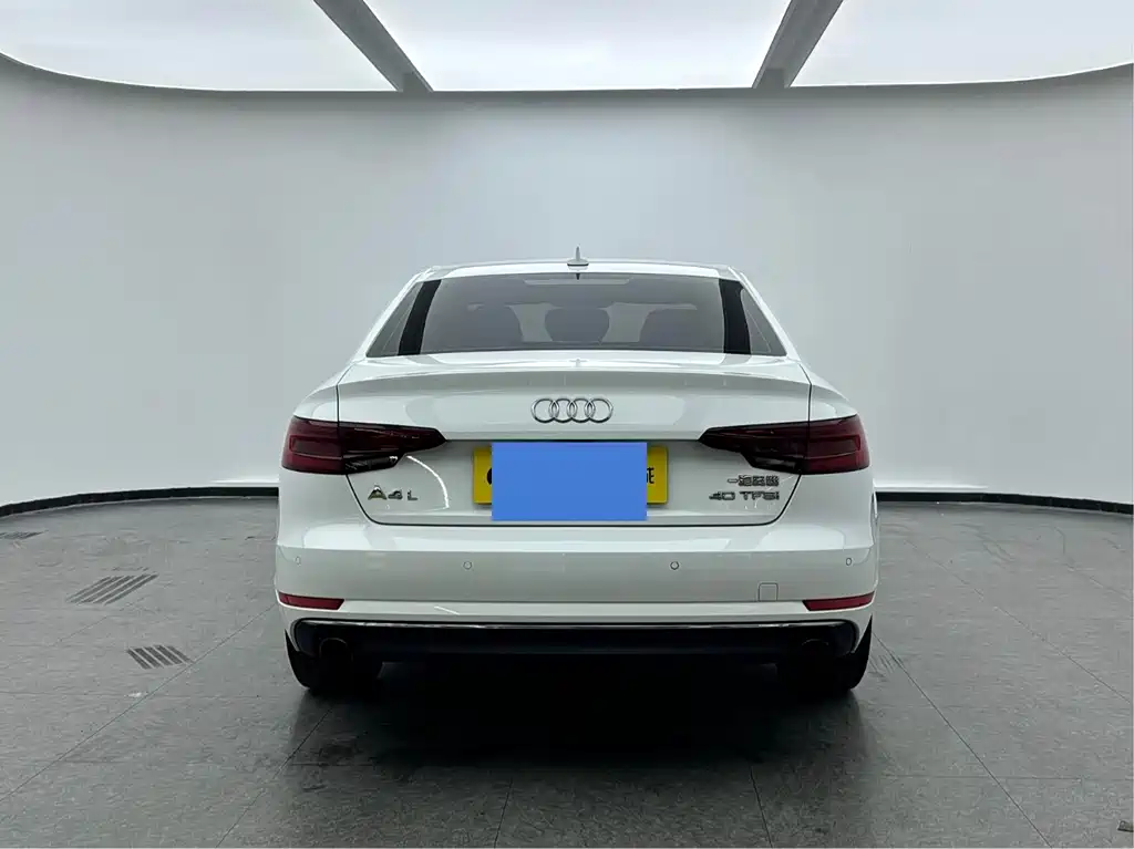 Audi A4L 2018 — фото 5