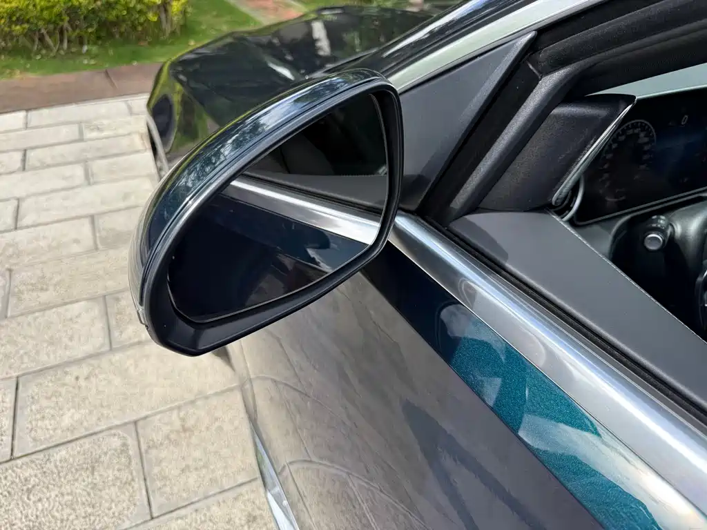 Mercedes-Benz C-Class 2023 — фото 15