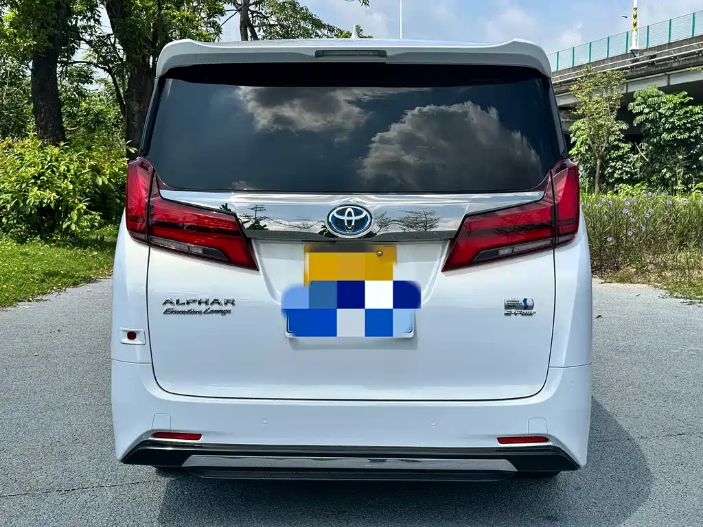 Toyota Alphard 2023