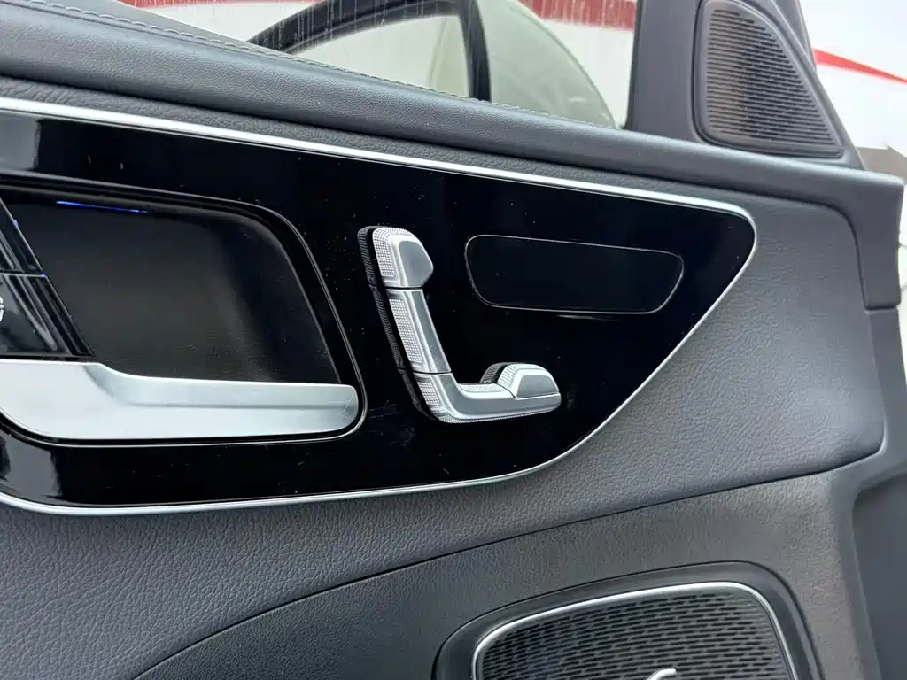 Mercedes-Benz C-Class 2022 — фото 9