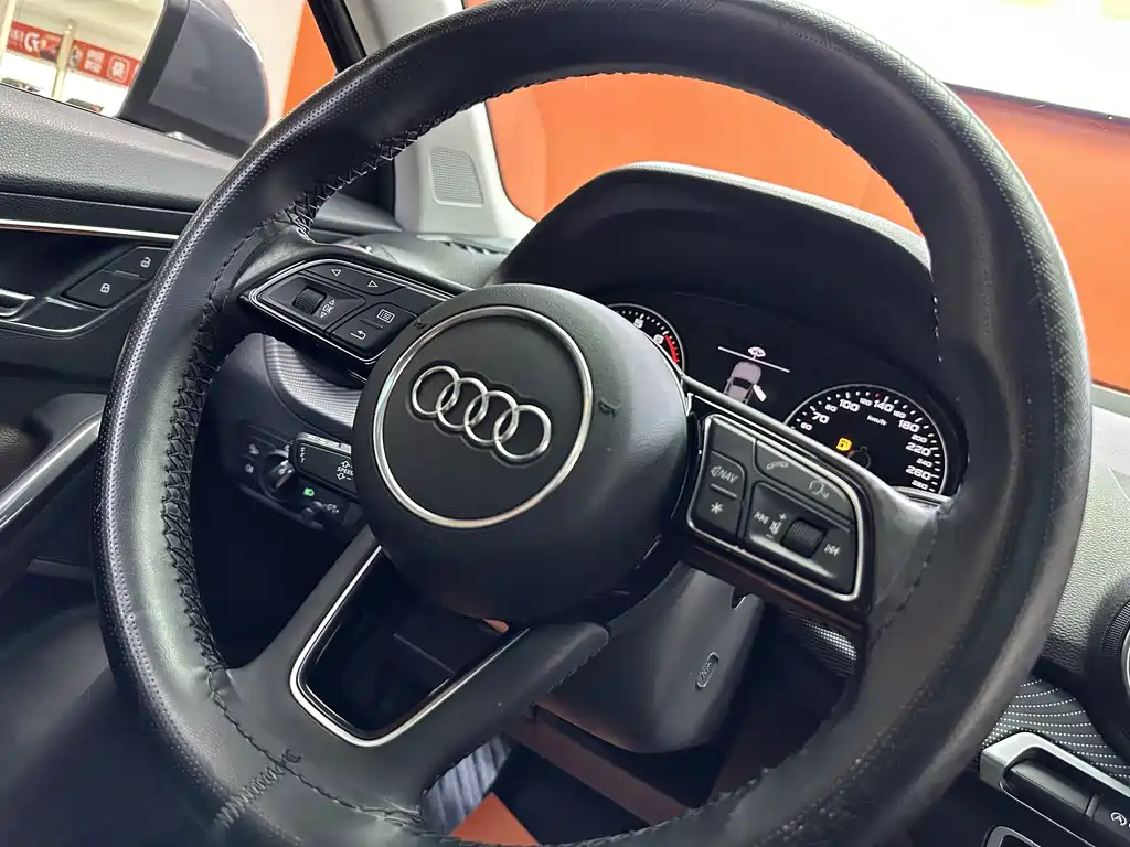 Audi Q2L 2020 — фото 13