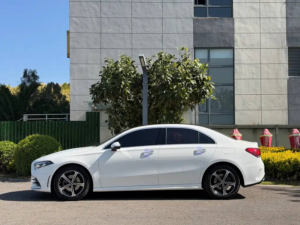 Mercedes-Benz A-Class 2023 — фото 10