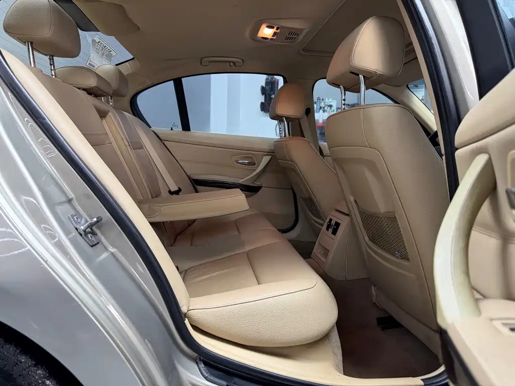 BMW 3 Series 2011