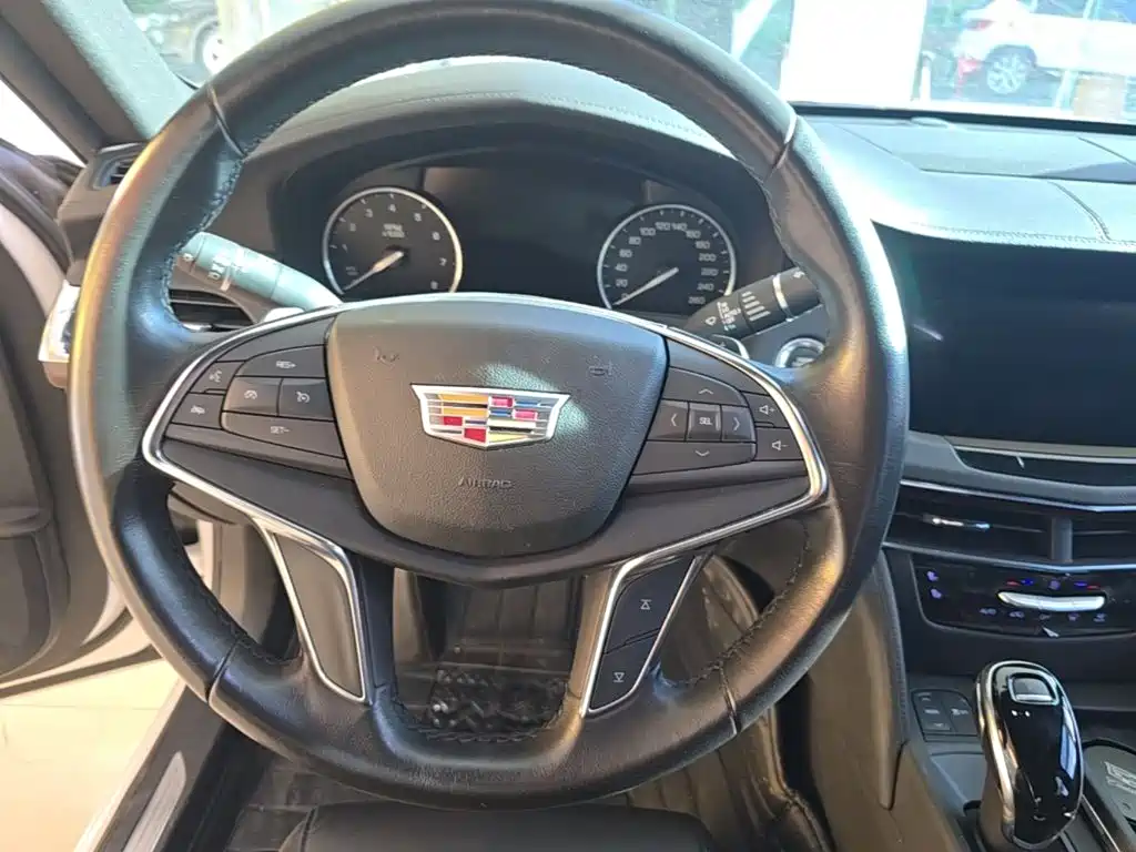 Cadillac CT6 2021 — фото 11
