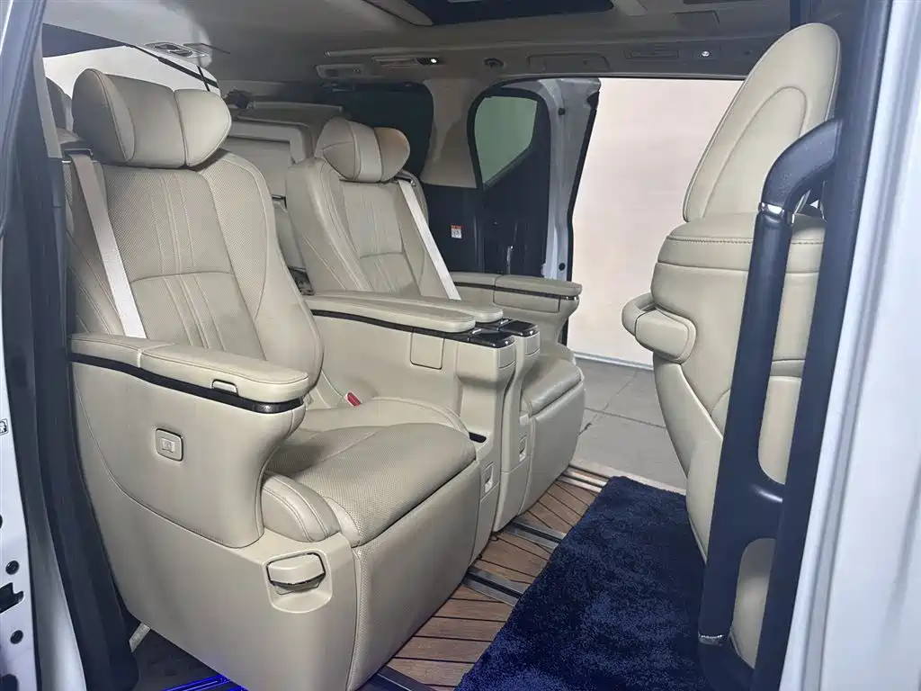 Toyota Vellfire 2023 — фото 5