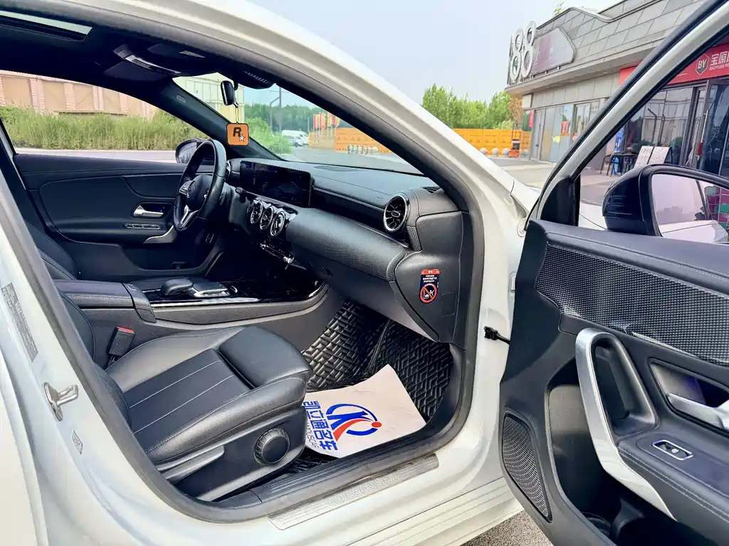 Mercedes-Benz A-Class 2021 — фото 10