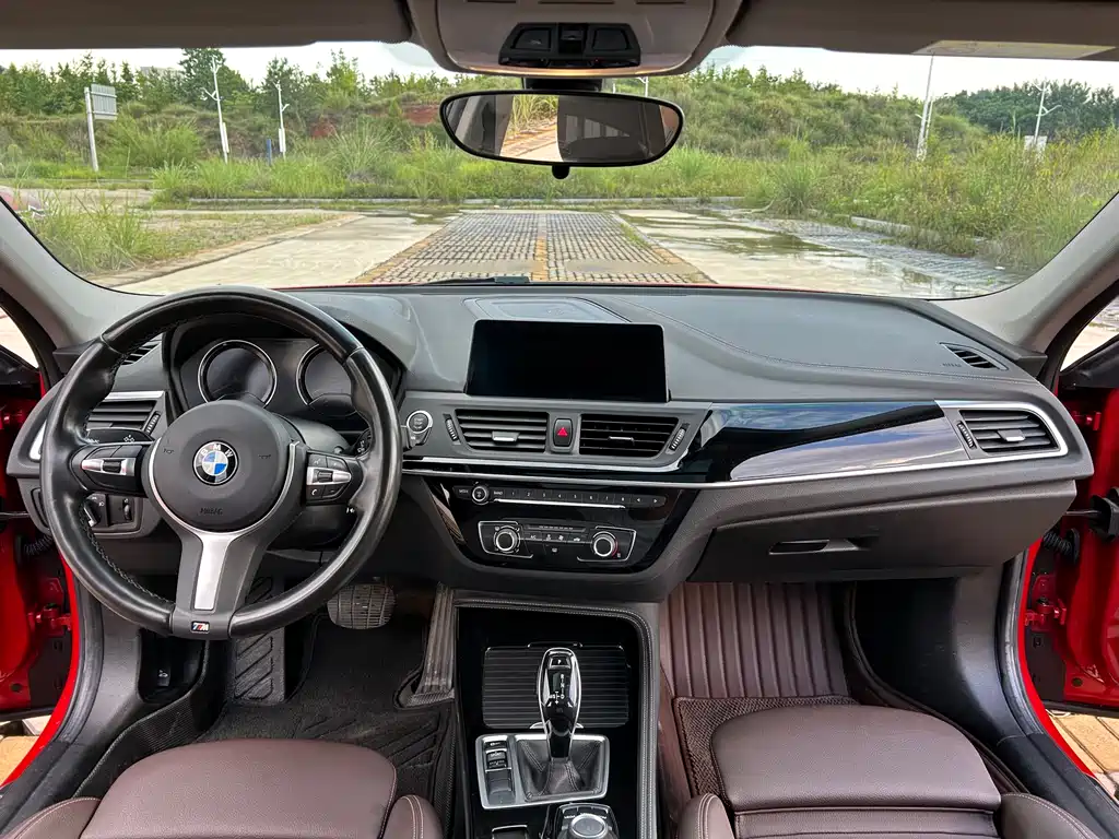 BMW 1 Series 2020 — фото 12
