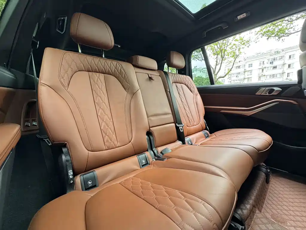 BMW X7 2022 — фото 16