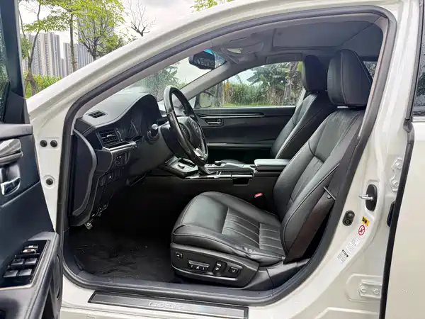 Lexus ES 2015