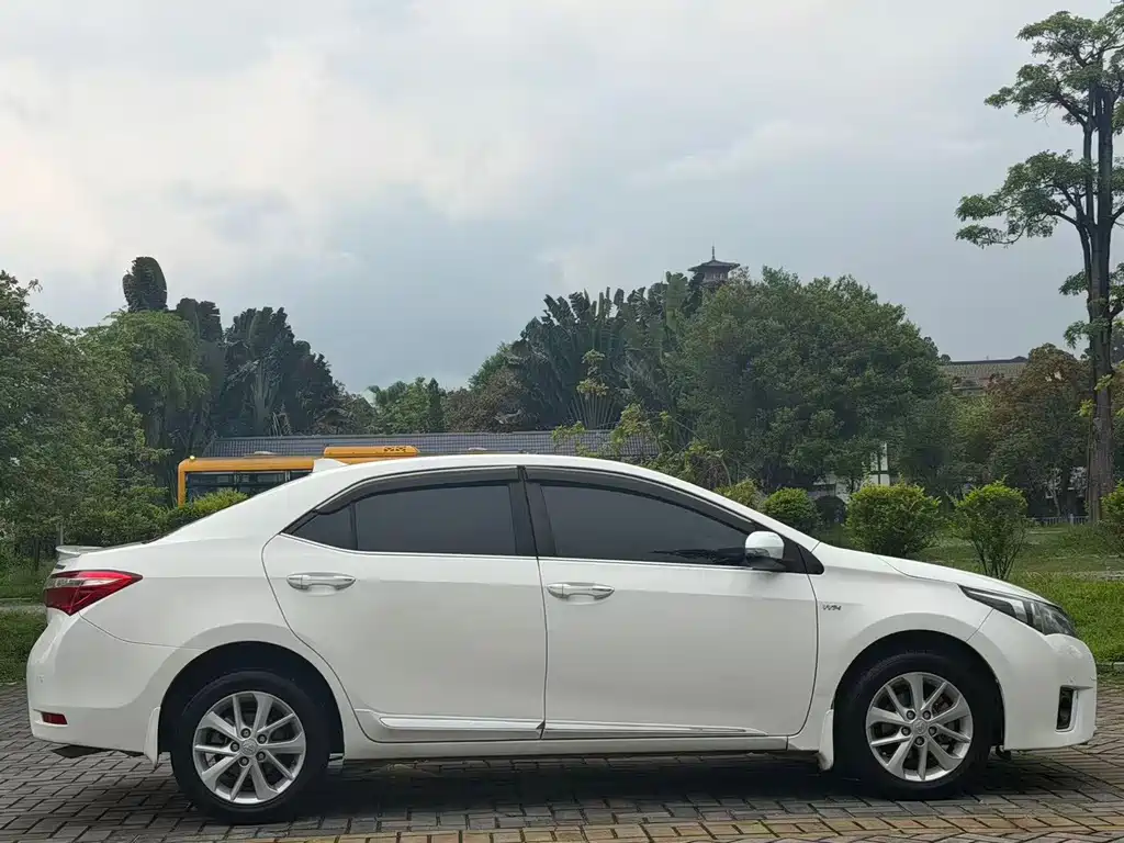 Toyota Corolla 2016 — фото 4