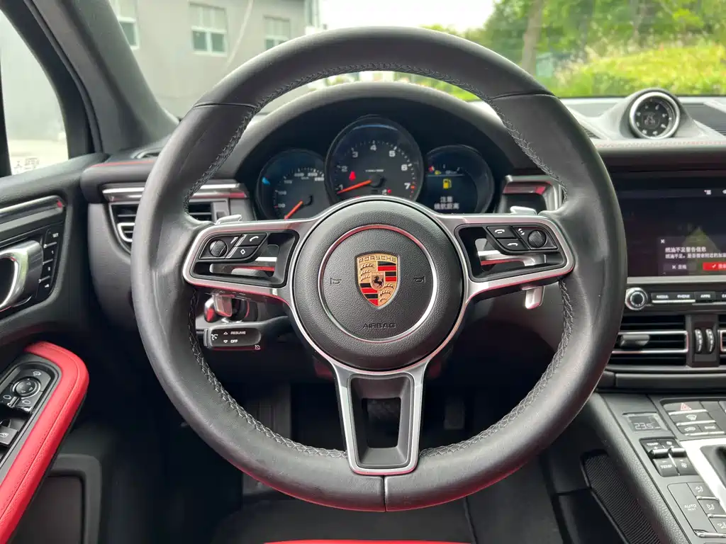 Porsche Macan 2020 — фото 16