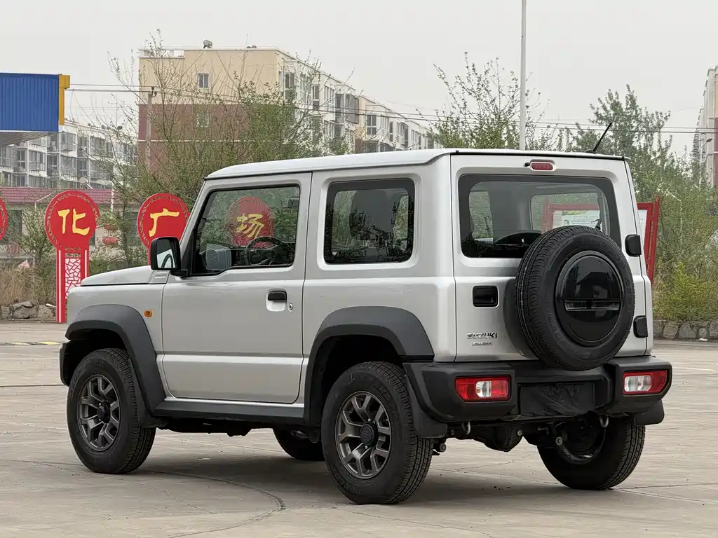 Suzuki Jimny 2024 — фото 7