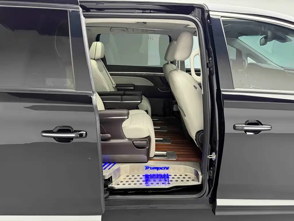 GAC Motor Trumpchi M8 2021 — фото 23