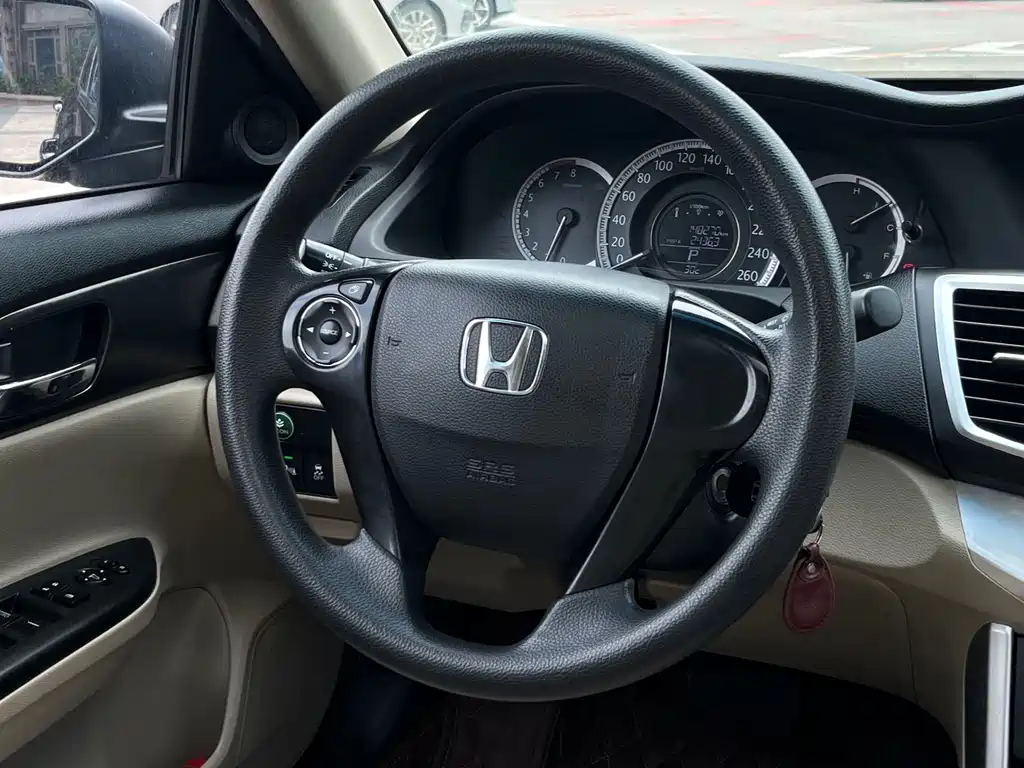 Honda Accord 2014 — фото 10