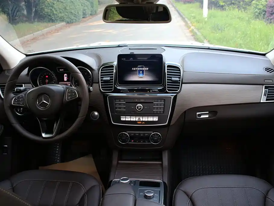 Mercedes-Benz GLE 2018 — фото 12