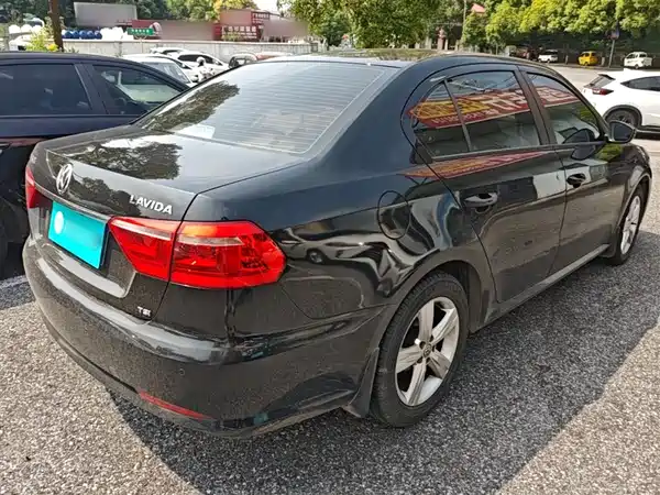 Volkswagen Lavida 2013