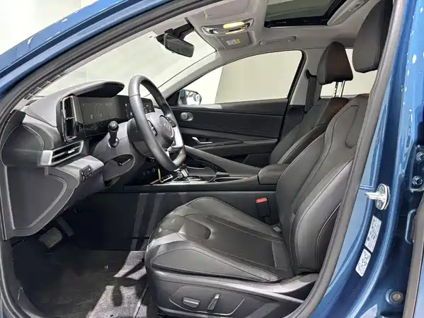 Hyundai Elantra 2022