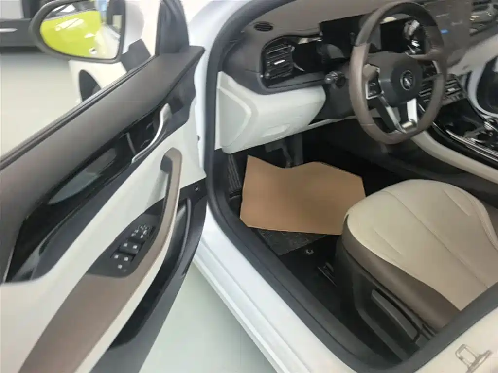 BYD Qin PLUS 2023 — фото 16