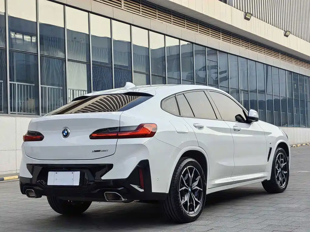BMW X4 2022 — фото 17