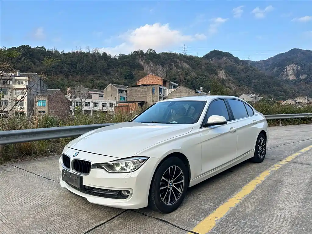 BMW 3 Series 2013 — фото 1