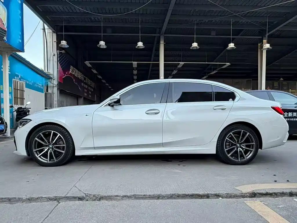 BMW 3 Series 2019 — фото 9