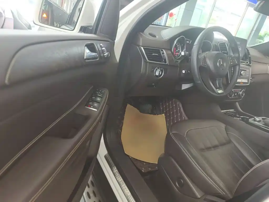 Mercedes-Benz GLE 2018 — фото 16