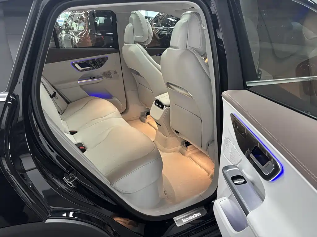 Mercedes-Benz EQE SUV 2026