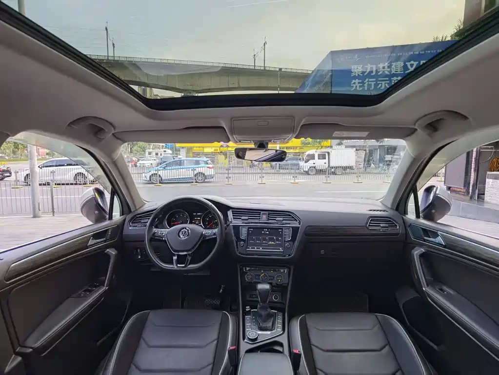 Volkswagen Tiguan L 2017 — фото 10