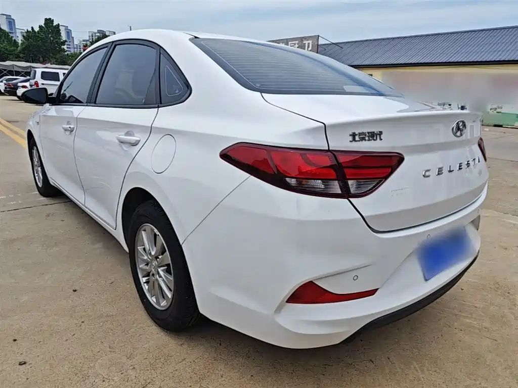 Hyundai Elantra 2020 — фото 5