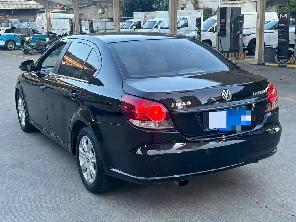 Volkswagen Lavida 2012