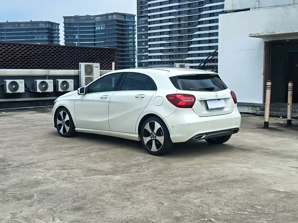 Mercedes-Benz A-Class 2018 — фото 4
