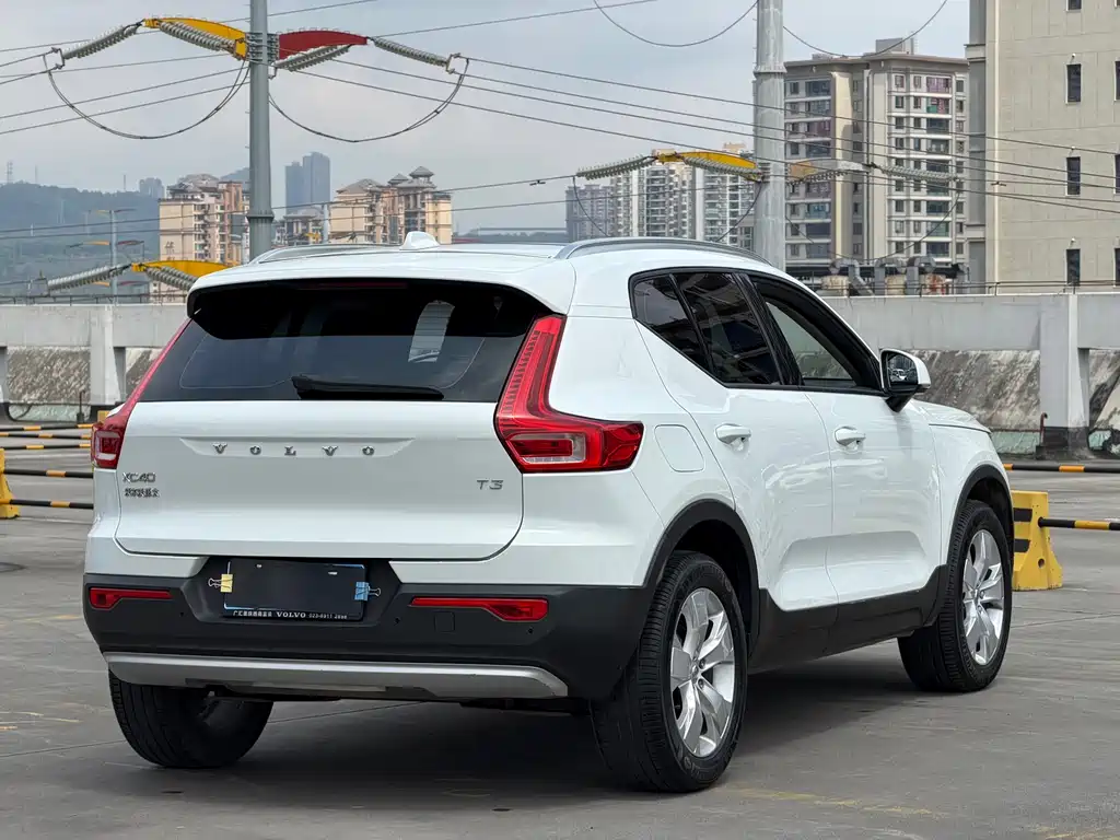 Volvo XC40 2020 — фото 12