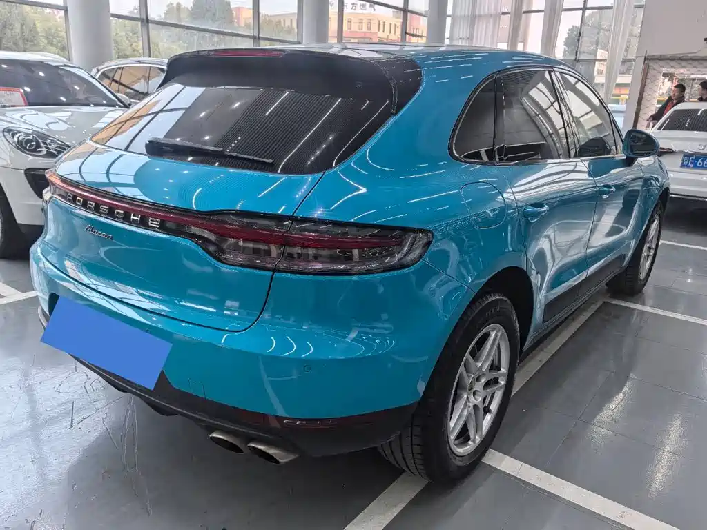 Porsche Macan 2018 — фото 16