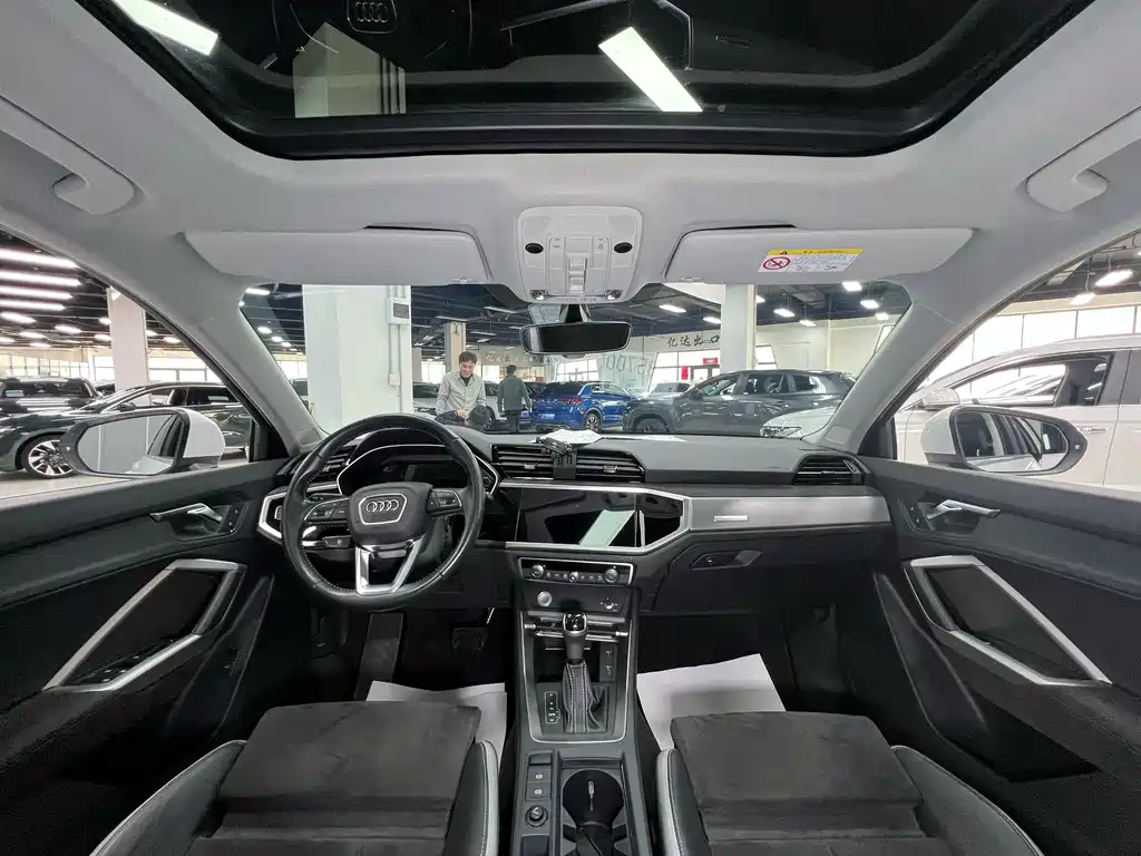 Audi Q3 2022 — фото 12