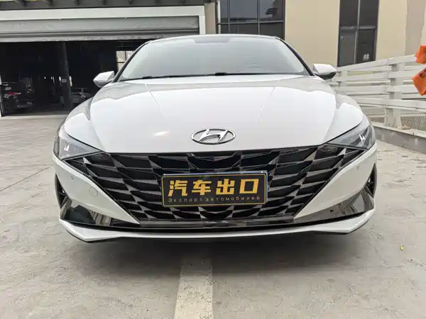 Hyundai Elantra 2022