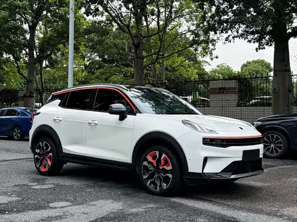 Lynk & Co 06 2022