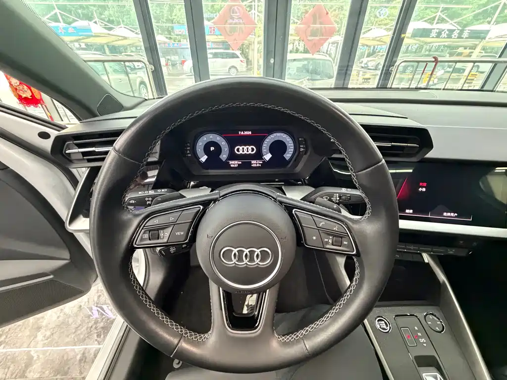Audi A3 2023 — фото 14