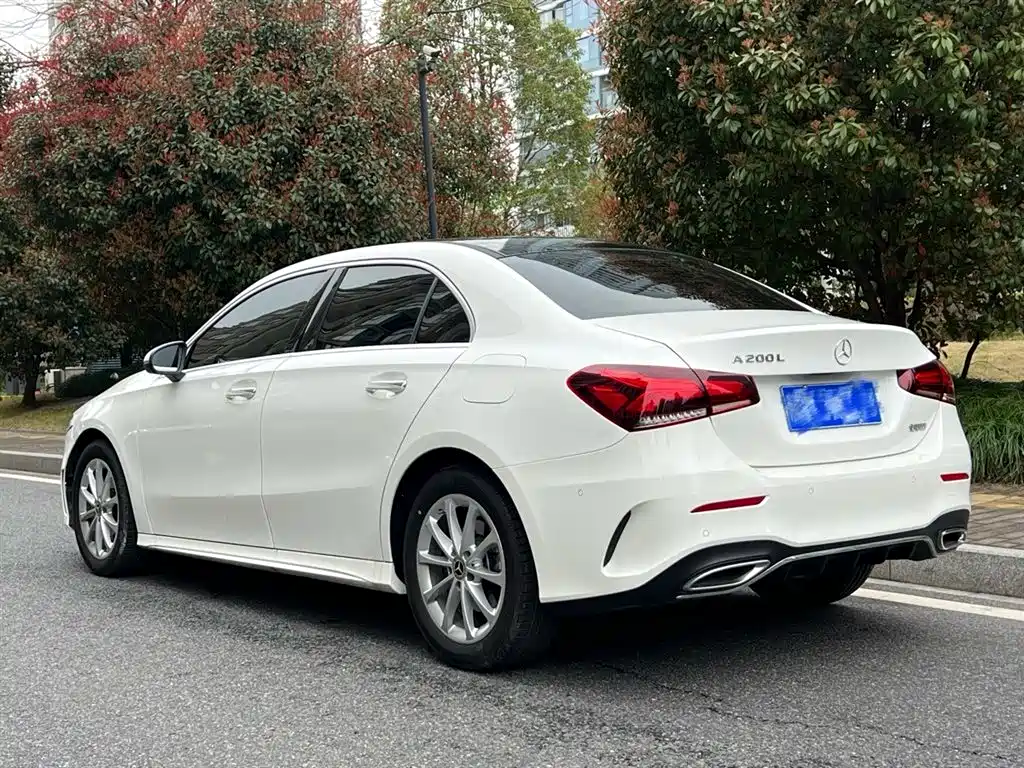 Mercedes-Benz A-Class 2022 — фото 3