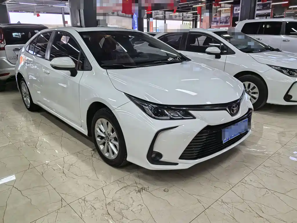 Toyota Corolla 2023 — фото 3