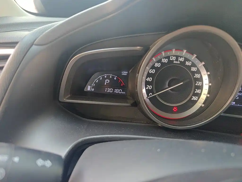 Mazda 3 Axela 2016