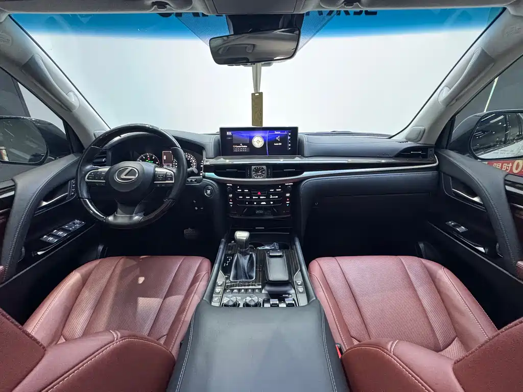 Lexus LX 2022 — фото 16
